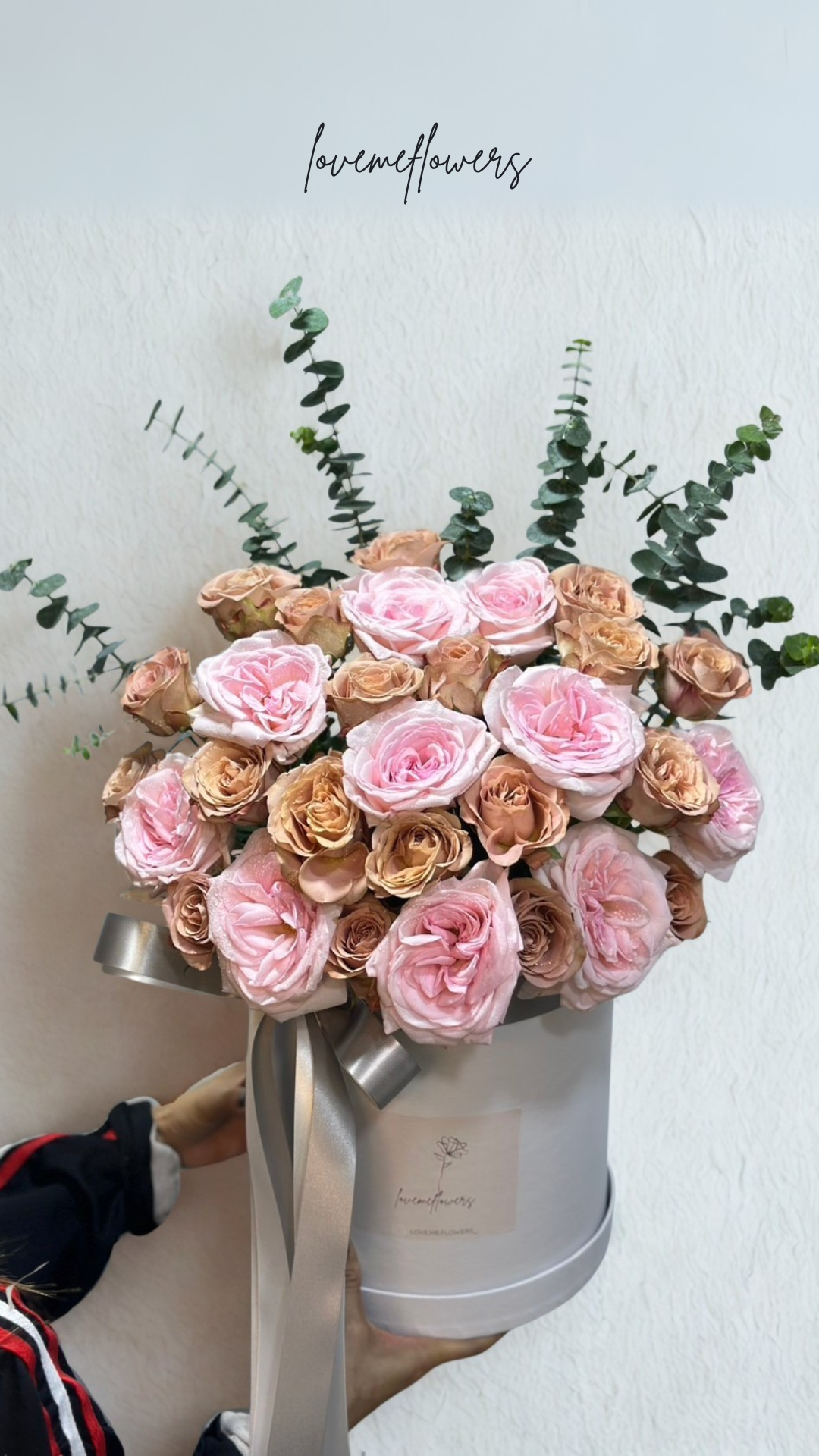 Rosy Cappucino Flower Box - 30 Roses - Image 2