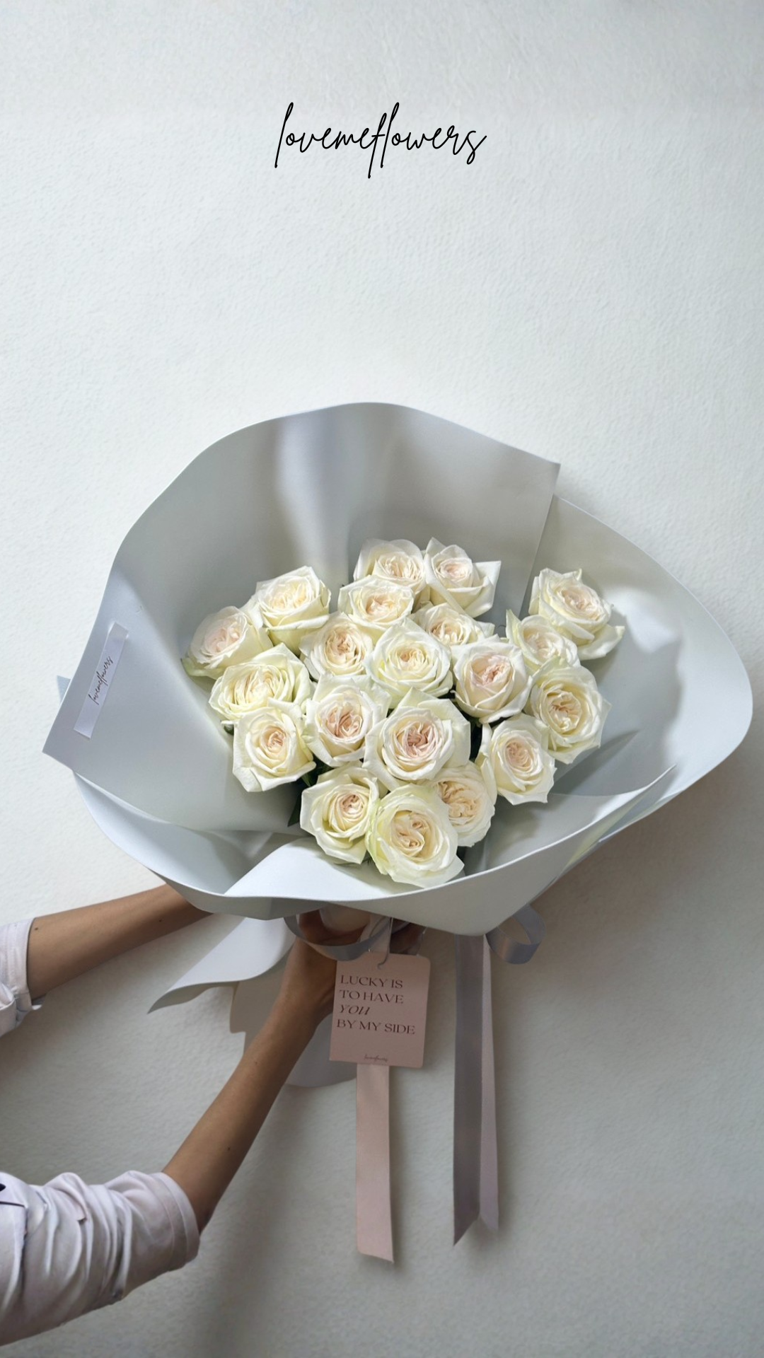 20 White Roses - Trendy Wrapping - Image 2