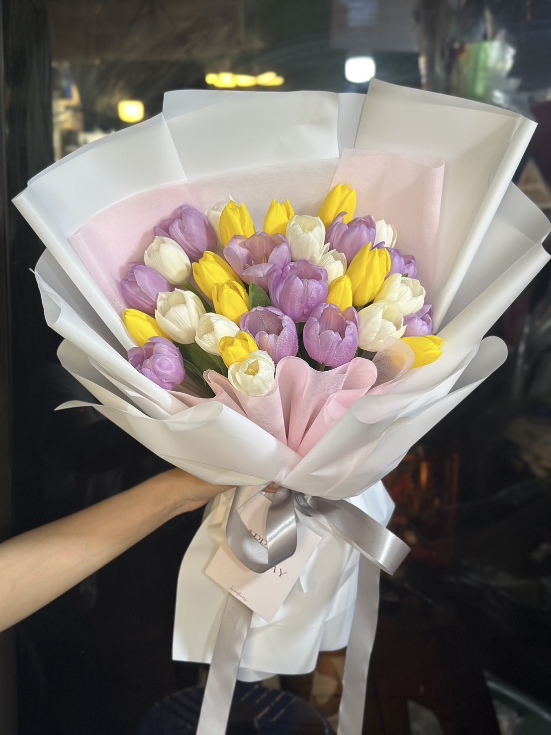30 Tulips Pastel Bouquet