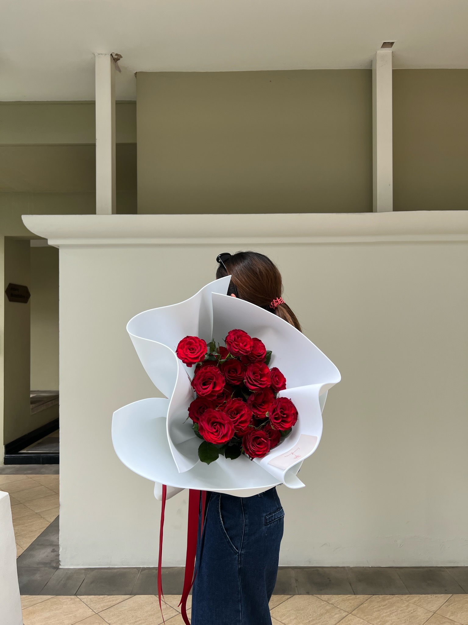 20 Red Roses Bouquet | Trendy Wrapping - Image 3