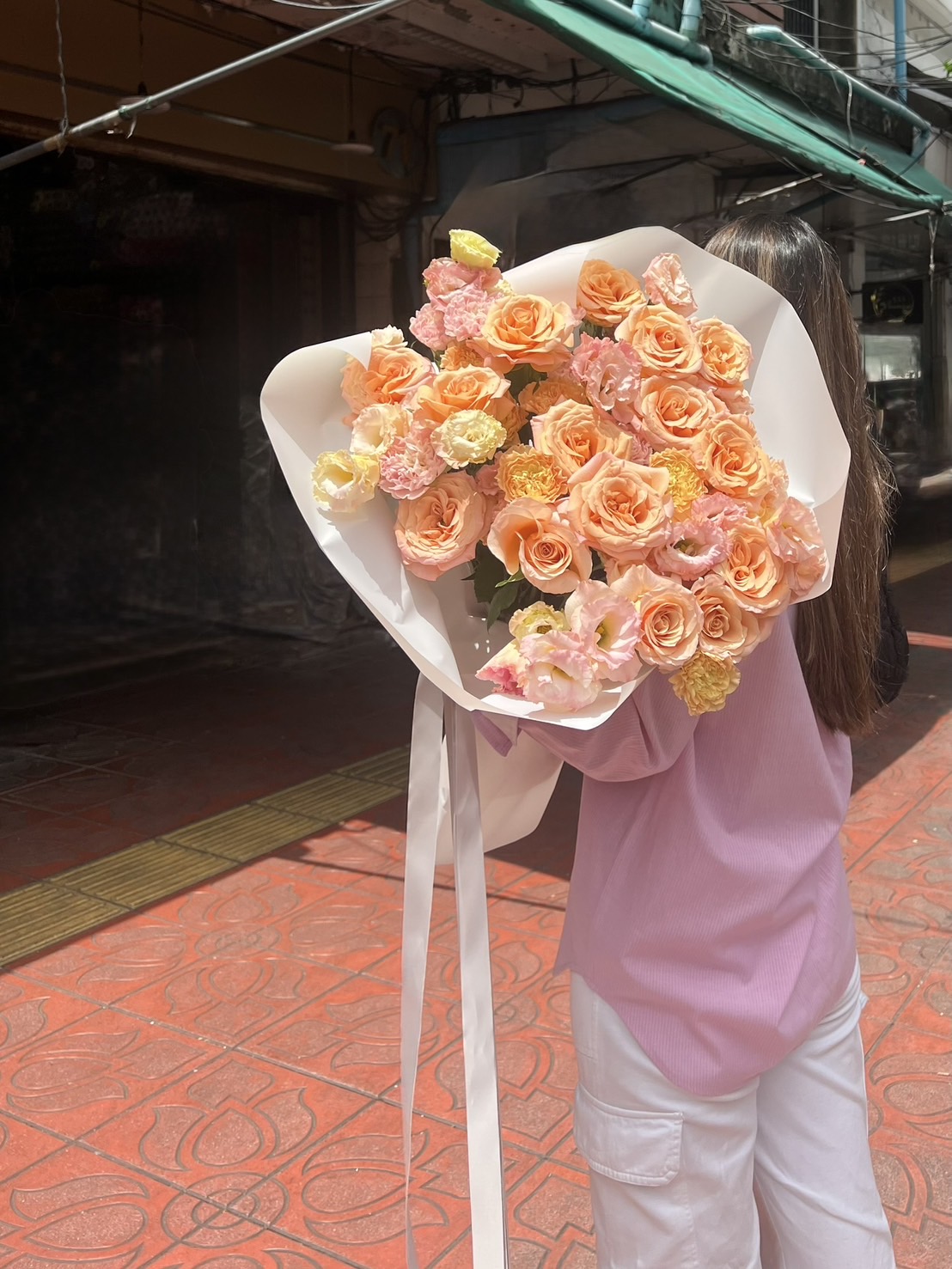Ombre Premium Bouquet - Size M - Image 3