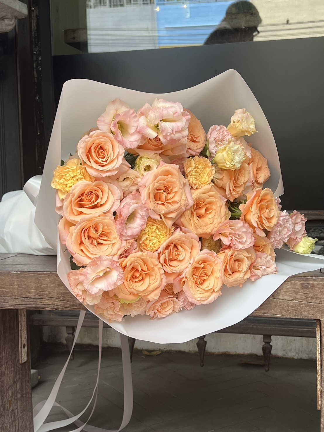 Ombre Premium Bouquet - Size M - Image 2