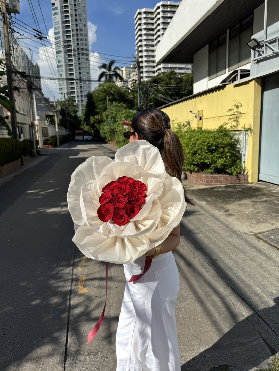 10 Red Roses Bloom Wrapping - Image 2